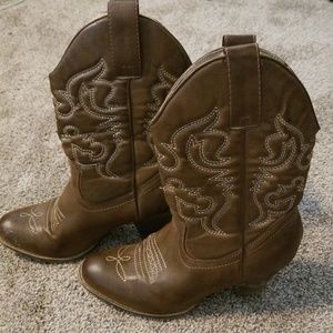 Cute cowgirl boots with a small heel